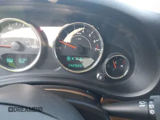 2015 Jeep Wrangler Unlimited Altitude с VIN 1C4HJWEG7FL584395, выставлен на аукционе IAAI как лот 42399987 с пробегом 142 906 миль миль и . История ставок и продаж доступна на DreamBid. Изображение 16.
