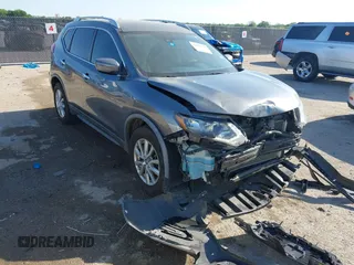 2020 Nissan Rogue SV z VIN KNMAT2MT4LP514652, wystawiony jako IAAI lot #42024037 z przebiegiem 105 653 mil mil oraz . Historia ofert i sprzedaży dostępna na DreamBid. Obrazek 1.
