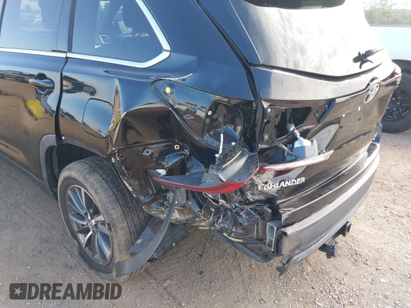 2019 Toyota Highlander SE with VIN 5TDKZRFH9KS332308, listed as a IAAI auction lot 42659392 with 68,333 mi miles and . Bid and sale history available at DreamBid. Image 6.