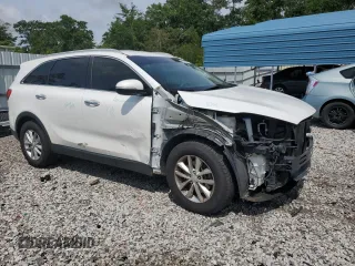 2017 Kia Sorento LX with VIN 5XYPG4A54HG214989, listed as a Copart auction lot 58235135 with 82,461 mi miles and Salvage title. Bid and sale history available at DreamBid. Image 4.