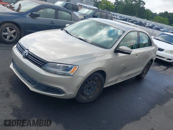 2013 Volkswagen Jetta SE с VIN 3VWDX7AJ0DM230540, выставлен на аукционе IAAI как лот 42655123 с пробегом 157 950 миль миль и . История ставок и продаж доступна на DreamBid. Изображение 2.