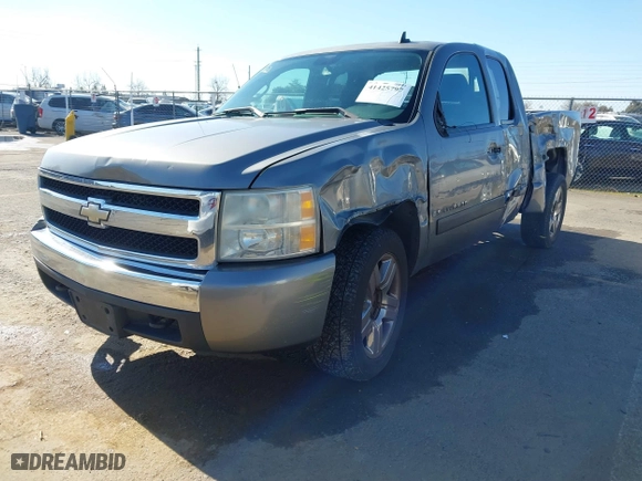 2007 Chevrolet Silverado 1500 LT w/1LT with VIN 1GCEC19J27Z609904, listed as a IAAI auction lot 41425797 with 294,241 mi miles. Bid and sale history available at carsss.com. Image 2.