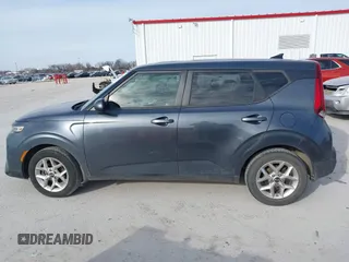2020 Kia Soul LX with VIN KNDJ23AU2L7118161, listed as a IAAI auction lot 41402849 with 103,215 mi miles. Bid and sale history available at carsss.com. Image 14.