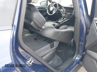 2022 Porsche Macan with VIN WP1AA2A54NLB02557, listed as a IAAI auction lot 40541821 with Not Provided miles. Bid and sale history available at carsss.com. Image 8.