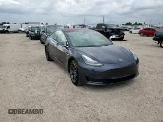 2018 Tesla Model 3 Long Range Battery z VIN 5YJ3E1EB2JF169809, wystawiony jako Copart lot #60623104 z przebiegiem 81 747 mil mil oraz Tytuł czysty. Historia ofert i sprzedaży dostępna na DreamBid. Obrazek 10.
