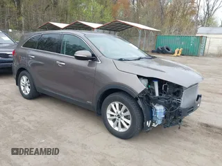 2019 Kia Sorento LX with VIN 5XYPGDA30KG559460, listed as a IAAI auction lot 42006148 with 102,193 mi miles. Bid and sale history available at carsss.com. Image 1.