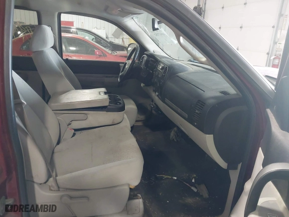 2007 Chevrolet Silverado 1500 LTZ with VIN 2GCEK13M271532935, listed as a IAAI auction lot 40947182 with 268,999 mi miles. Bid and sale history available at carsss.com. Image 5.
