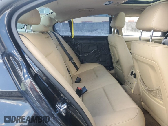 2007 BMW 3 Series 328xi with VIN WBAVC93567KX55335, listed as a Copart auction lot 60911515 with 175,798 mi miles and Salvage title. Bid and sale history available at DreamBid. Image 10.