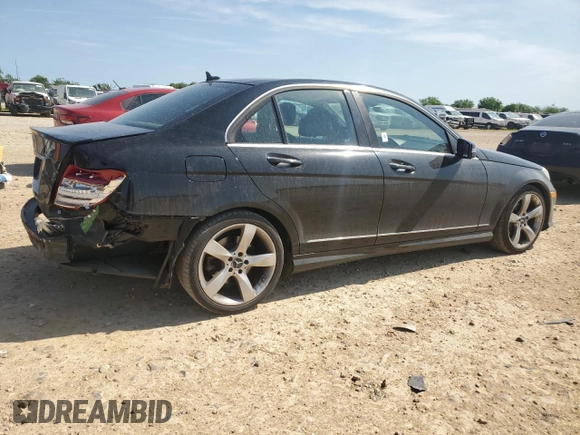 2014 Mercedes-Benz C 250 Sport z VIN WDDGF4HBXEA965367, wystawiony jako Copart lot #55700405 z przebiegiem 128 768 mil mil oraz Szkoda całkowita • Salvage title. Historia ofert i sprzedaży dostępna na DreamBid. Obrazek 3.