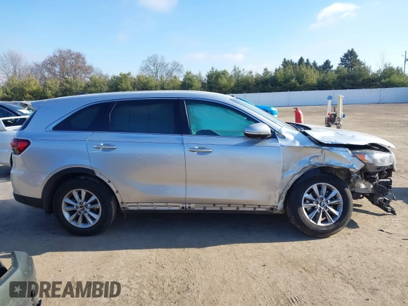 2020 Kia Sorento LX with VIN 5XYPG4A31LG638850, listed as a IAAI auction lot 40982683 with 143,149 mi miles. Bid and sale history available at carsss.com. Image 14.