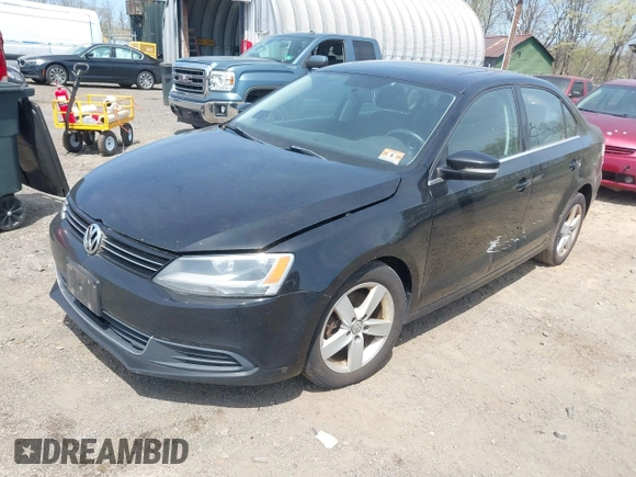 2013 Volkswagen Jetta TDI w/Premium z VIN 3VW3L7AJ4DM275326, wystawiony jako IAAI lot #42113541 z przebiegiem 166 357 mil mil oraz . Historia ofert i sprzedaży dostępna na DreamBid. Obrazek 2.