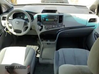 2014 Toyota Sienna L z VIN 5TDZK3DC0ES409479, wystawiony jako Copart lot #51643485 z przebiegiem 119 709 mil mil oraz Szkoda całkowita • Salvage title. Historia ofert i sprzedaży dostępna na DreamBid. Obrazek 8.