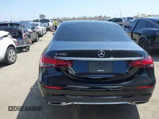 2021 Mercedes-Benz E 350 with VIN W1KZF8DBXMA873518, listed as a IAAI auction lot 42191630 with 55,006 mi miles and . Bid and sale history available at DreamBid. Image 16.