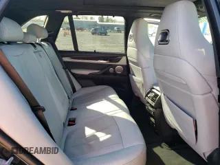 2015 BMW X5 M z VIN 5YMKT6C55F0C88871, wystawiony jako Copart lot #48172504 z przebiegiem 89 398 mil mil oraz . Historia ofert i sprzedaży dostępna na DreamBid. Obrazek 11.