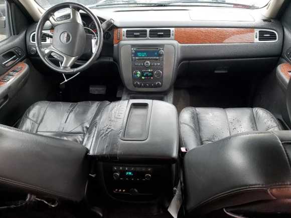 2007 GMC Yukon SLT with VIN 1GKFK13097J384794, listed as a Copart auction lot 72596384 with 198,381 mi miles and Salvage Title. Bid and sale history available at carsss.com. Image 8.