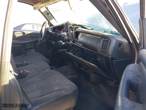 2002 Chevrolet Silverado 1500 Work Truck with VIN 2GCEC19X421128719, listed as a IAAI auction lot 41313020 with 1 mi miles. Bid and sale history available at carsss.com. Image 5.