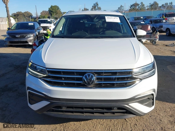 2022 Volkswagen Tiguan SE with VIN 3VV3B7AXXNM020225, listed as a IAAI auction lot 41637473 with 32,340 mi miles. Bid and sale history available at carsss.com. Image 12.