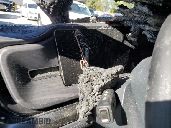 2023 Rivian R1T Adventure z VIN 7FCTGAAA0PN024599, wystawiony jako Copart lot #50269955 z przebiegiem Nie podano mil oraz Szkody całkowita. Historia ofert i sprzedaży dostępna na DreamBid. Obrazek 9.