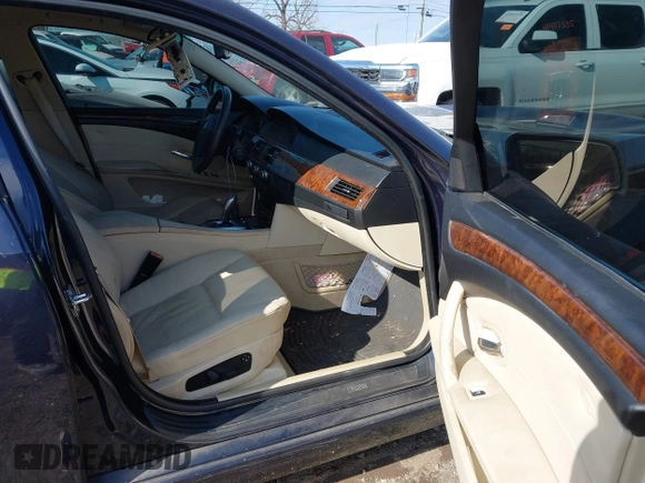2009 BMW 5 Series 528i with VIN WBANU53559C122165, listed as a IAAI auction lot 41420321 with 148,320 mi miles and . Bid and sale history available at carsss.com. Image 5.