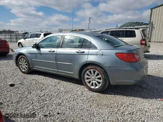 2010 Chrysler Sebring Limited with VIN 1C3CC5FB2AN143213, listed as a Copart auction lot 47749715 with 174,850 mi miles and Salvage Title. Bid and sale history available at carsss.com. Image 2.