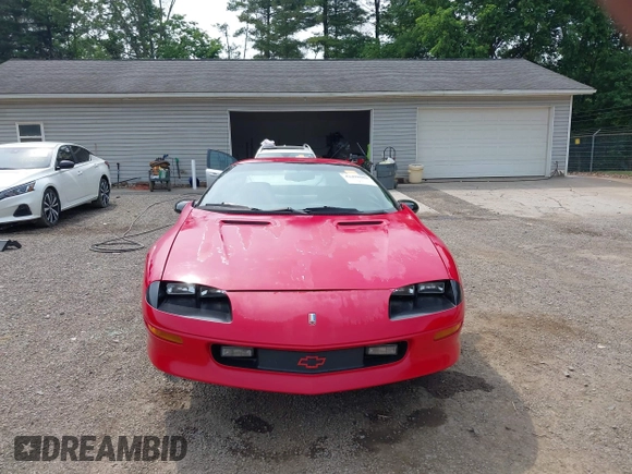1993 Chevrolet Camaro z VIN 2G1FP22S4P2103696, wystawiony jako IAAI lot #42498084 z przebiegiem 64 393 mil mil oraz . Historia ofert i sprzedaży dostępna na DreamBid. Obrazek 13.