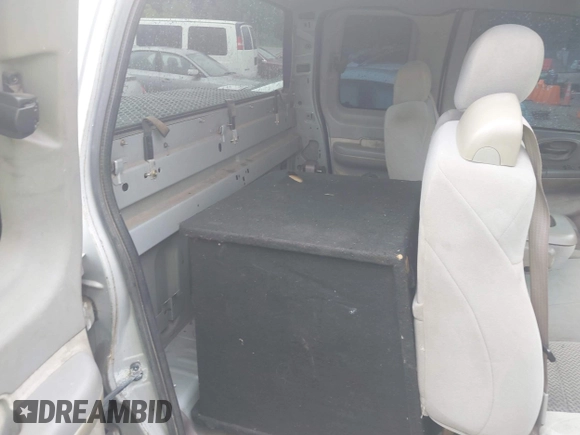 2003 Ford F-150 XL z VIN 1FTRX18W43NA38176, wystawiony jako IAAI lot #42165454 z przebiegiem Nie podano mil oraz . Historia ofert i sprzedaży dostępna na DreamBid. Obrazek 8.