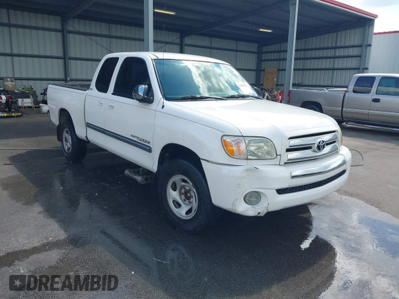 2006 Toyota Tundra SR5 with VIN 5TBRU34106S464095, listed as a IAAI auction lot 42004981 with 362,683 mi miles. Bid and sale history available at carsss.com. Image 1.