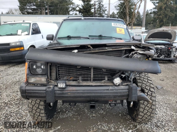 1988 Jeep Grand Cherokee z VIN 1JCMT7895JT247338, wystawiony jako Copart lot #83615234 z przebiegiem 185 676 mil mil oraz Szkoda całkowita • Salvage title. Historia ofert i sprzedaży dostępna na DreamBid. Obrazek 5.