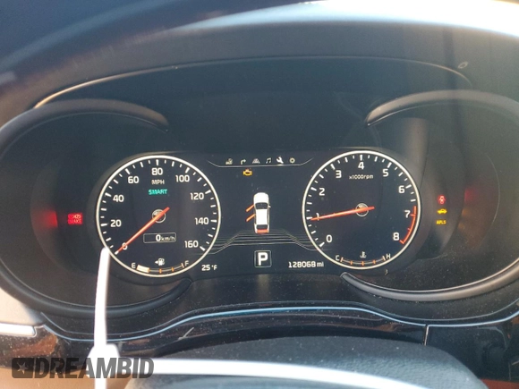 2016 Kia K900 Luxury with VIN KNALW4D41G6031150, listed as a Copart auction lot 84642644 with 128,068 mi miles and Salvage Title. Bid and sale history available at carsss.com. Image 9.