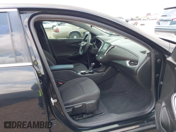 2016 Chevrolet Malibu LS z VIN 1G1ZB5ST8GF190958, wystawiony jako IAAI lot #42148180 z przebiegiem 77 768 mil mil oraz . Historia ofert i sprzedaży dostępna na DreamBid. Obrazek 5.