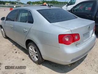 2007 Volkswagen Jetta 2.5 с VIN 3VWSF71K97M093153, выставлен на аукционе IAAI как лот 42392471 с пробегом 228 039 миль миль и . История ставок и продаж доступна на DreamBid. Изображение 3.