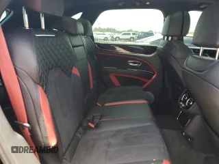 2021 Bentley Bentayga Speed z VIN SJAAR2ZV0MC037527, wystawiony jako Copart lot #59696663 z przebiegiem 23 786 mil mil oraz . Historia ofert i sprzedaży dostępna na DreamBid. Obrazek 11.