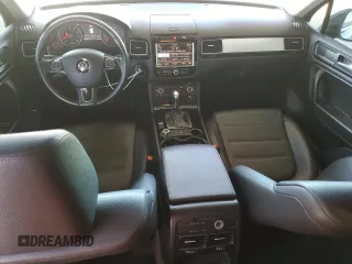 2013 Volkswagen Touareg Lux with VIN WVGEF9BPXDD001489, listed as a Copart auction lot 55898945 with 96,477 mi miles and Clean Title. Bid and sale history available at DreamBid. Image 8.