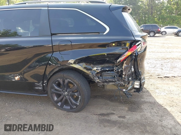 2022 Toyota Sienna XSE with VIN 5TDDRKEC8NS079069, listed as a IAAI auction lot 42231512 with 121,494 mi miles and . Bid and sale history available at DreamBid. Image 6.