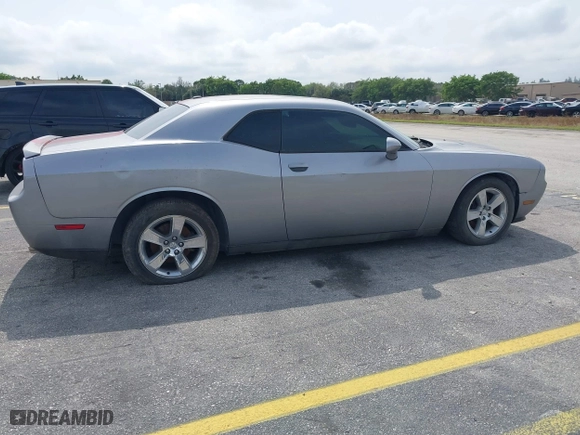 2013 Dodge Challenger SXT with VIN 2C3CDYAG7DH611273, listed as a IAAI auction lot 41638740 with 1 mi miles. Bid and sale history available at carsss.com. Image 13.