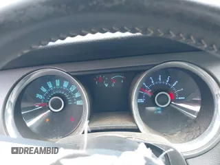 2013 Ford Mustang V6 с VIN 1ZVBP8AM7D5262785, выставлен на аукционе IAAI как лот 42198749 с пробегом 95 513 миль миль и . История ставок и продаж доступна на DreamBid. Изображение 7.
