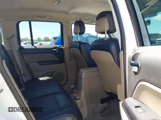 2014 Jeep Patriot Latitude z VIN 1C4NJPFB1ED505288, wystawiony jako IAAI lot #42118356 z przebiegiem 146 615 mil mil oraz . Historia ofert i sprzedaży dostępna na DreamBid. Obrazek 8.
