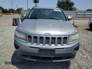 2016 Jeep Compass Latitude z VIN 1C4NJCEA8GD692985, wystawiony jako Copart lot #61872985 z przebiegiem 191 871 mil mil oraz Szkoda całkowita • Salvage title. Historia ofert i sprzedaży dostępna na DreamBid. Obrazek 5.