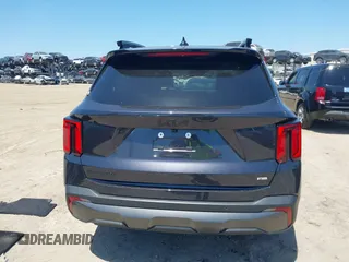 2025 Kia Sorento X-Line SX Prestige z VIN 5XYRKDJF5SG333500, wystawiony jako IAAI lot #42284751 z przebiegiem 8 733 mil mil oraz . Historia ofert i sprzedaży dostępna na DreamBid. Obrazek 16.
