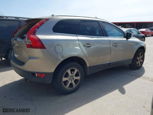 2012 Volvo XC60 3.2L with VIN YV4952DZ5C2288519, listed as a IAAI auction lot 41868577 with 120,601 mi miles. Bid and sale history available at carsss.com. Image 4.