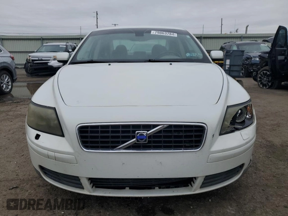 2005 Volvo S40 z VIN YV1MS390652070964, wystawiony jako Copart lot #79863784 z przebiegiem 171 753 mil mil oraz Szkoda całkowita • Salvage title. Historia ofert i sprzedaży dostępna na DreamBid. Obrazek 5.