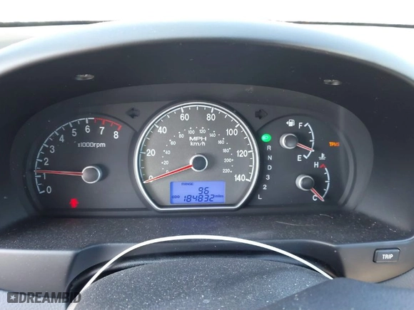2008 Hyundai Elantra GLS with VIN KMHDU46D28U320931, listed as a IAAI auction lot 41729550 with 184,832 mi miles. Bid and sale history available at carsss.com. Image 7.