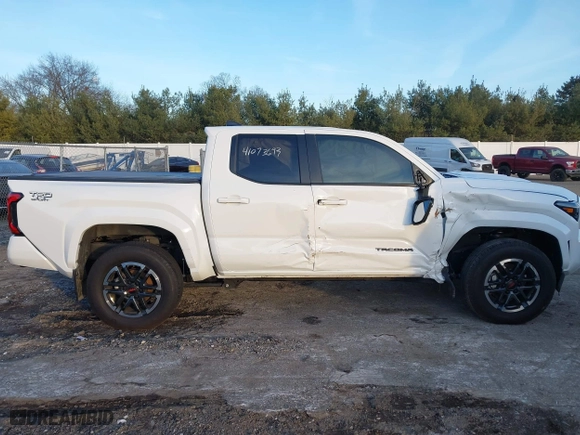 2024 Toyota Tacoma 4WD SR5 with VIN 3TMLB5JN4RM025976, listed as a IAAI auction lot 41073693 with 14,215 mi miles. Bid and sale history available at carsss.com. Image 13.