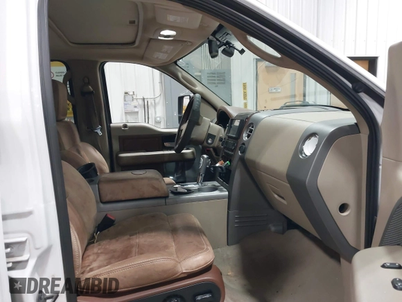 2006 Ford F-150 XLT z VIN 1FTPW14V26KD74230, wystawiony jako IAAI lot #42430362 z przebiegiem 187 270 mil mil oraz . Historia ofert i sprzedaży dostępna na DreamBid. Obrazek 5.