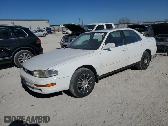 1993 Toyota Camry LE with VIN 4T1SK12E9PU220155, listed as a Copart auction lot 88475235 with 327,907 mi miles and Clean Title. Bid and sale history available at carsss.com. Image 1.