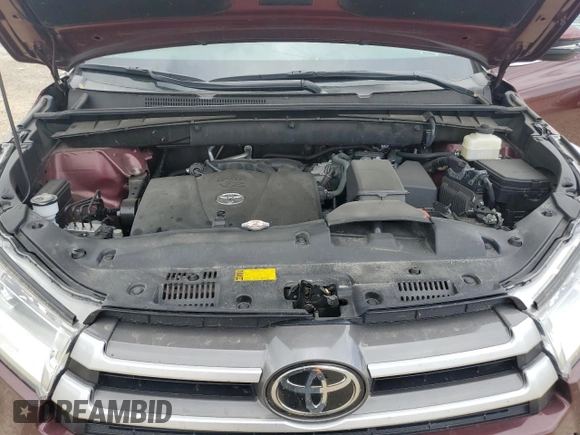 2018 Toyota Highlander SE with VIN 5TDJZRFH3JS494235, listed as a Copart auction lot 57256135 with 69,059 mi miles and Clean title. Bid and sale history available at DreamBid. Image 12.