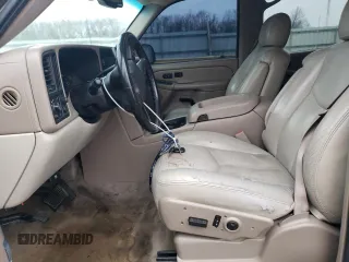 2005 Chevrolet Tahoe Police z VIN 1GNEC13Z15R231139, wystawiony jako Copart lot #83765364 z przebiegiem 249 358 mil mil oraz Szkody całkowita. Historia ofert i sprzedaży dostępna na DreamBid. Obrazek 7.