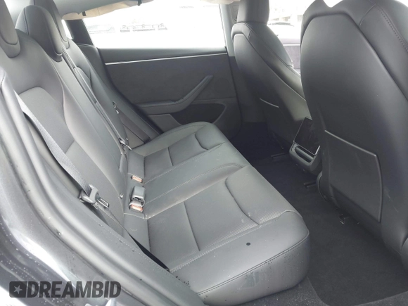 2025 Tesla Model 3 Long Range z VIN 5YJ3E1EB4SF874936, wystawiony jako IAAI lot #41157464 z przebiegiem 5331 mil mil oraz . Historia ofert i sprzedaży dostępna na DreamBid. Obrazek 8.