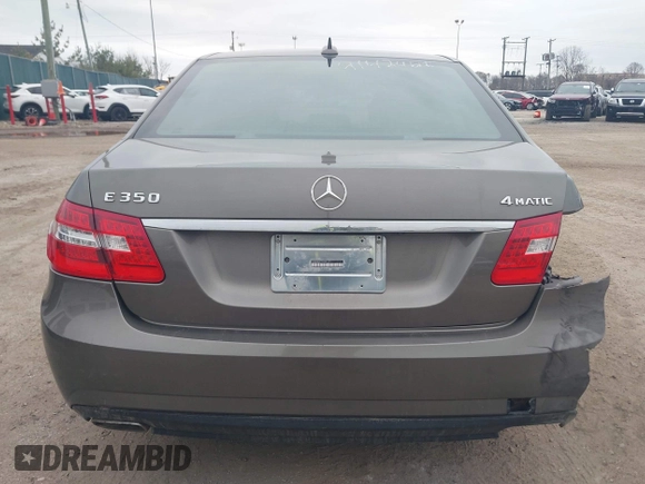 2011 Mercedes-Benz E-Class E 350 Luxury with VIN WDDHF8HB3BA348741, listed as a IAAI auction lot 41424618 with 117,306 mi miles. Bid and sale history available at carsss.com. Image 16.