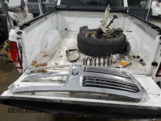 2015 Ram 1500 Big Horn z VIN 1C6RR7GT2FS643315, wystawiony jako Copart lot #49595465 z przebiegiem 252 334 mil mil oraz Nie do naprawy • Non repairable. Historia ofert i sprzedaży dostępna na DreamBid. Obrazek 13.